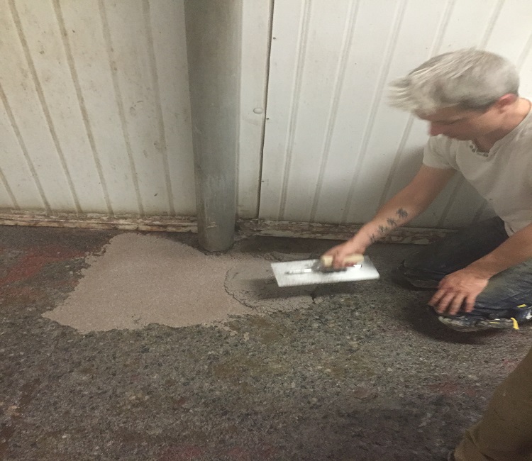 fill the holes with Plastifloor 800 and C2 mortar
